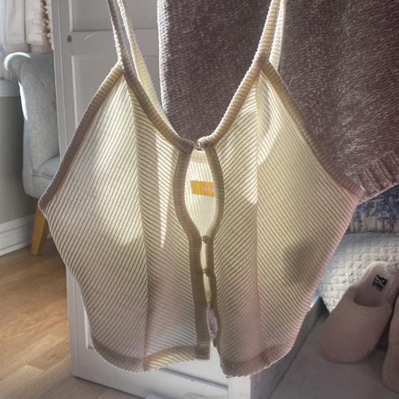 urban outfitters white button crop top (size small) - Picture 7 of 7